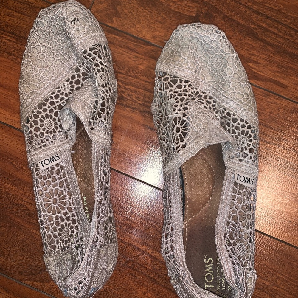 Toms lace shoes
